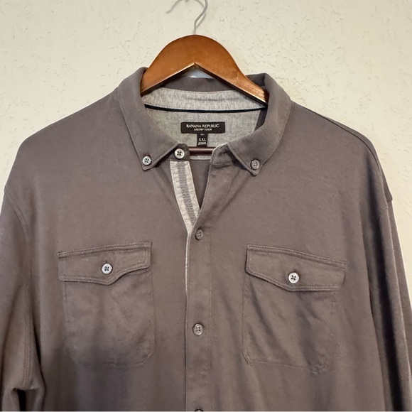 Men's Banana Republic Luxury Tough Gray Long Sleeve Button Down Shirt - Picture 3 of 9